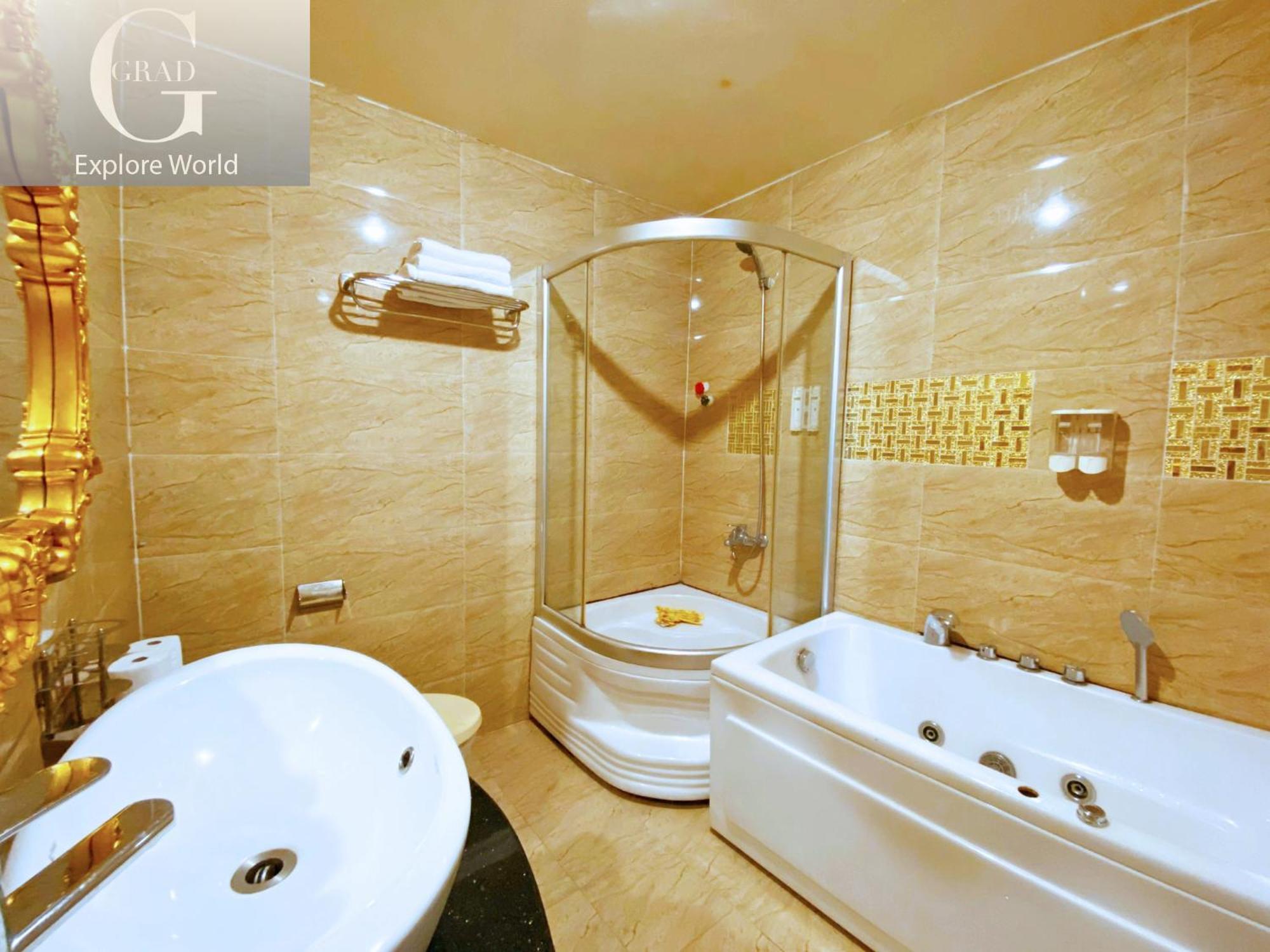 Grad Crowne - Bui Vien Hotel 3*