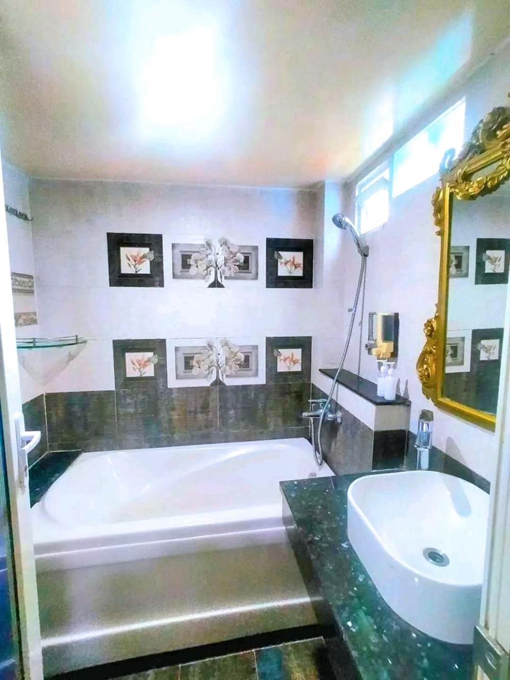 Grad Crowne - Bui Vien Hotel